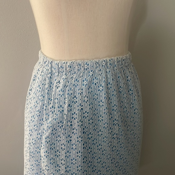 Vintage 1960s Light Blue & White Floral Lace Overlay Scalloped Tank Top & Skirt - Picture 8 of 16
